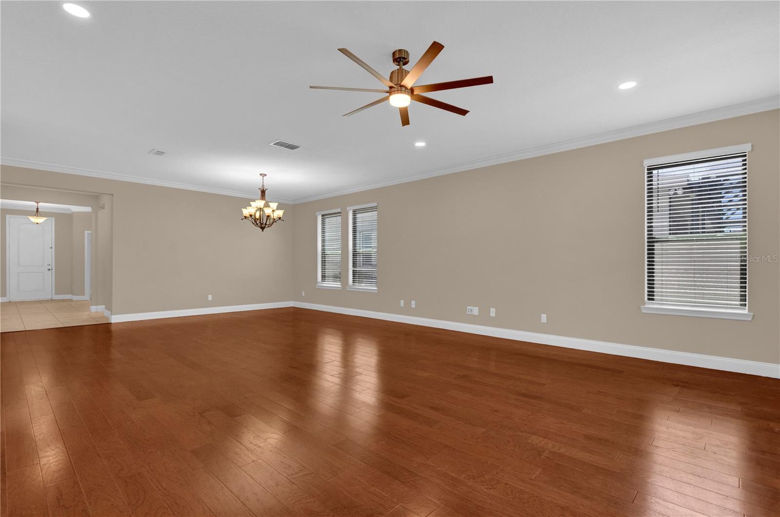 Image 14 of 65 For 8348 Vivaro Isle Way