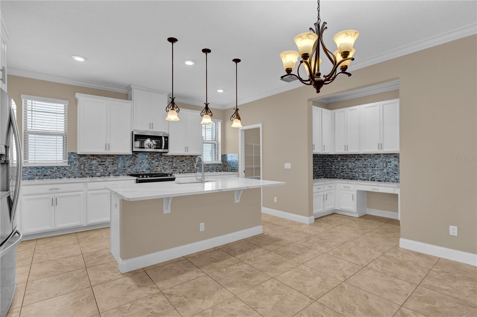 Image 19 of 65 For 8348 Vivaro Isle Way