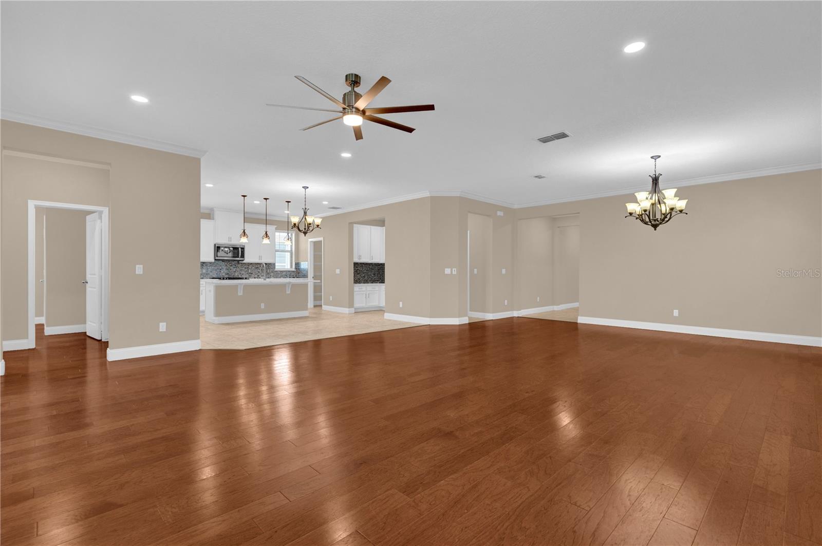 Image 24 of 65 For 8348 Vivaro Isle Way
