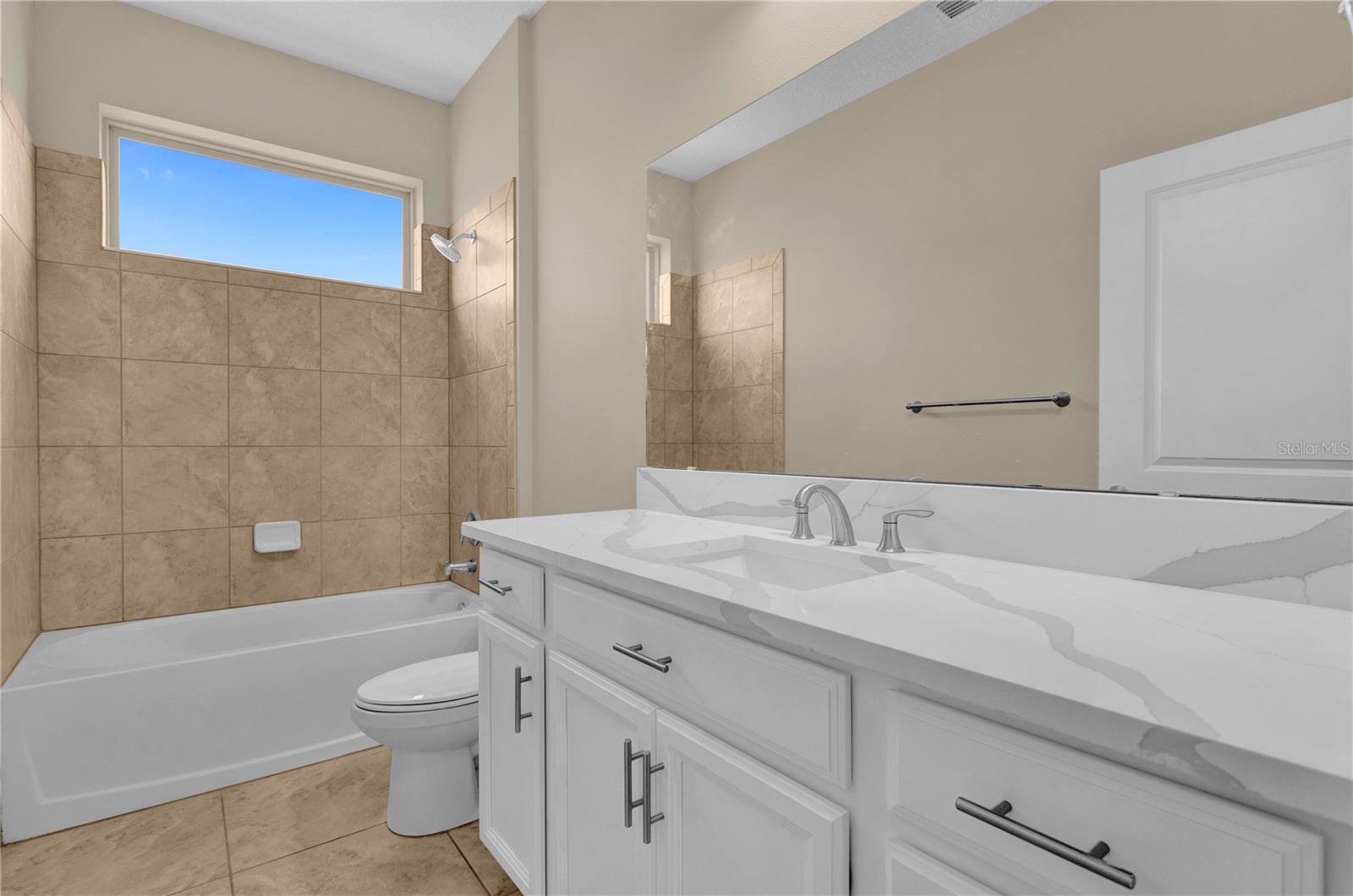 Image 25 of 65 For 8348 Vivaro Isle Way
