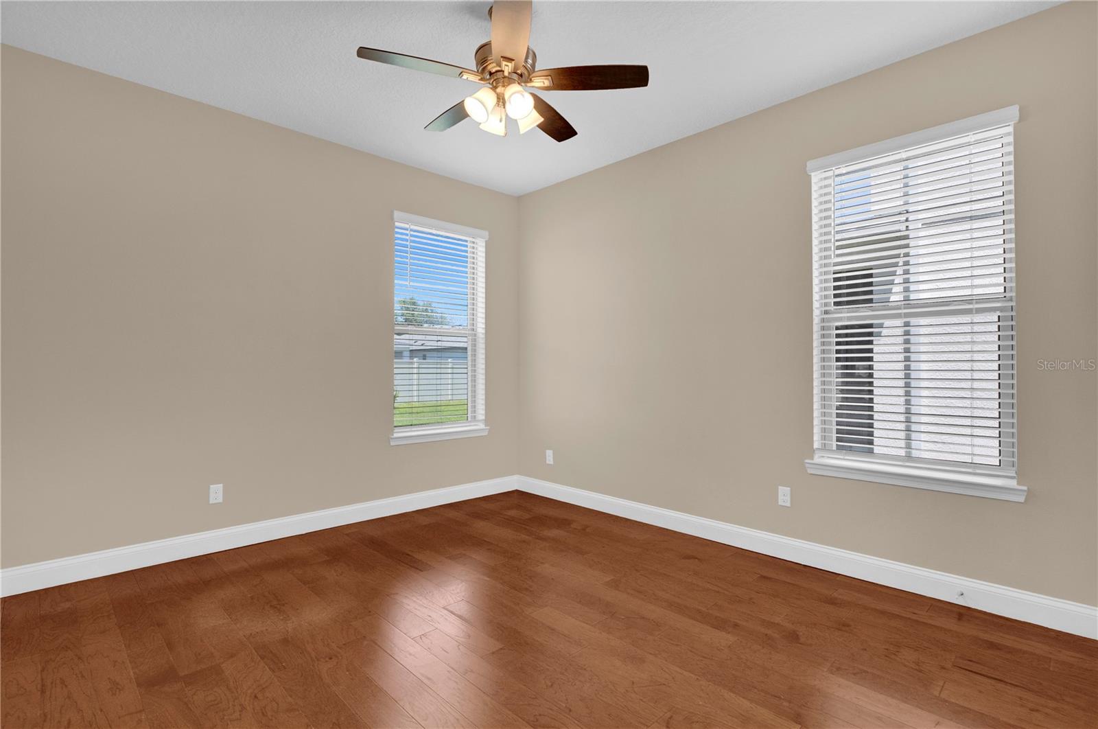 Image 26 of 65 For 8348 Vivaro Isle Way
