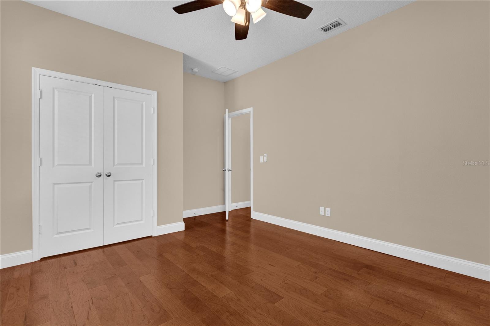 Image 27 of 65 For 8348 Vivaro Isle Way