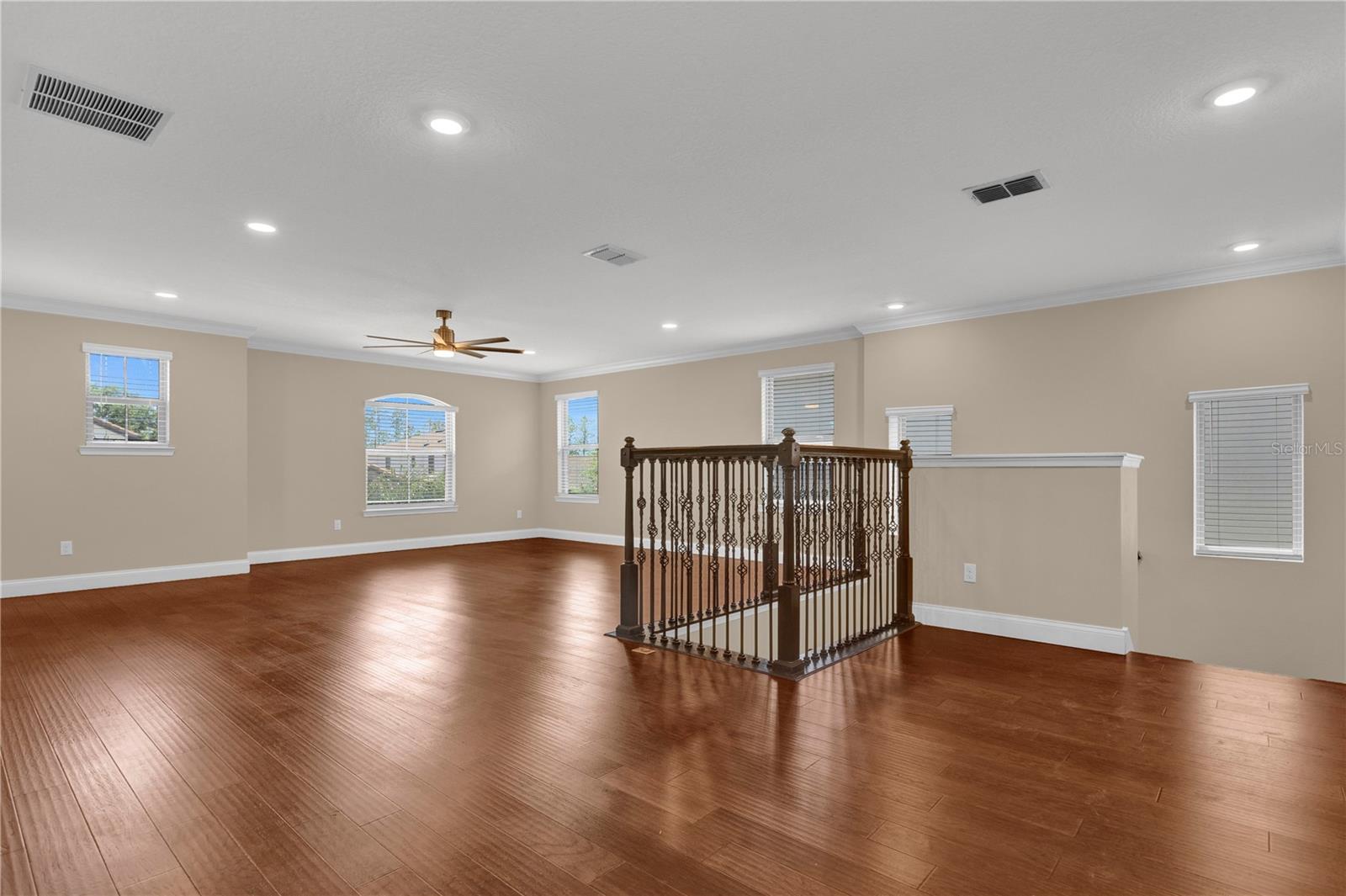 Image 28 of 65 For 8348 Vivaro Isle Way
