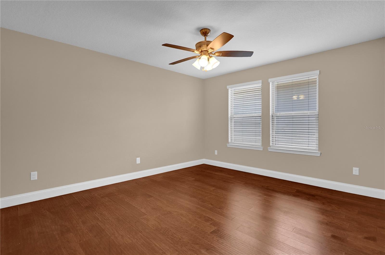 Image 37 of 65 For 8348 Vivaro Isle Way