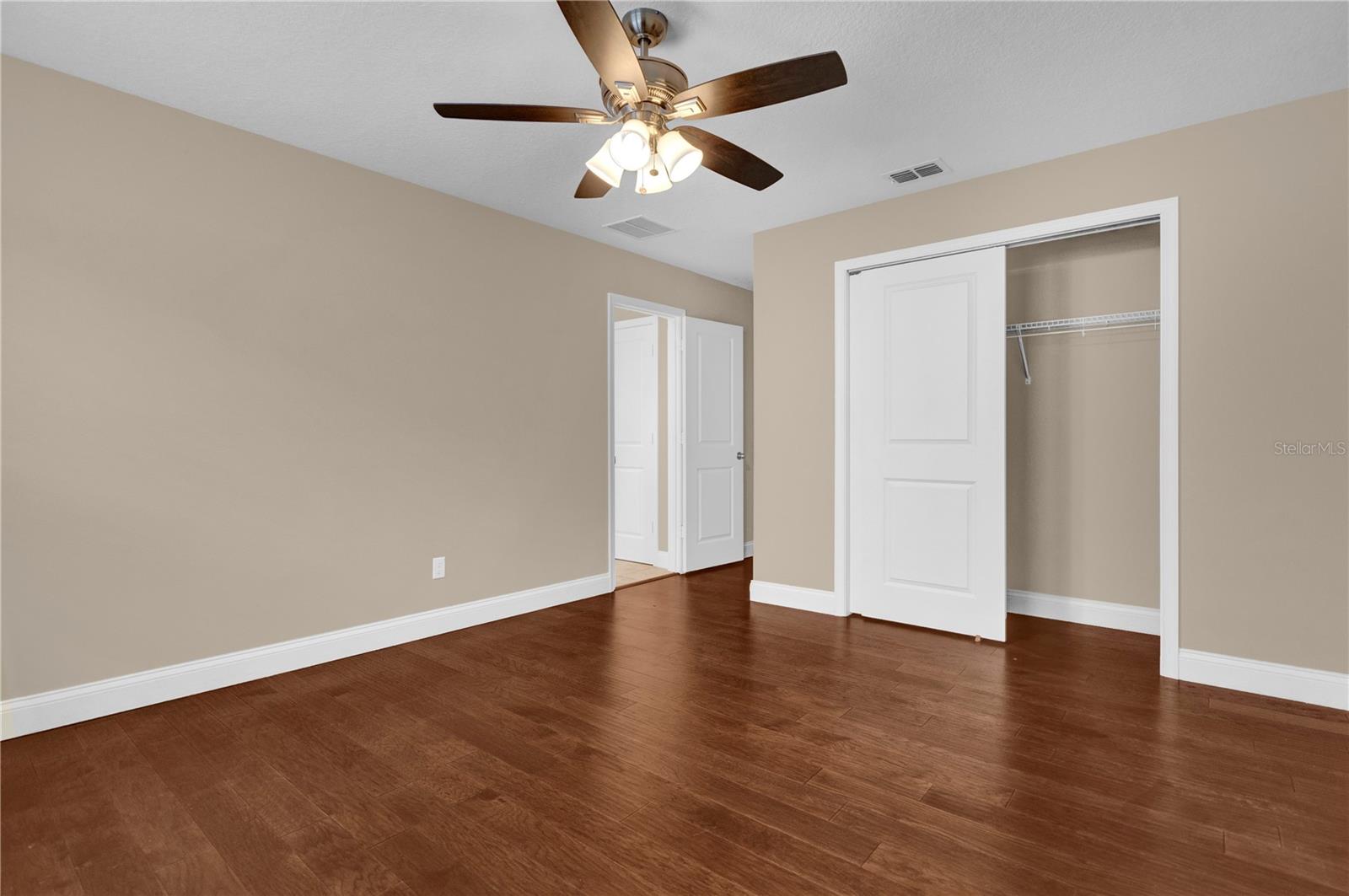 Image 38 of 65 For 8348 Vivaro Isle Way