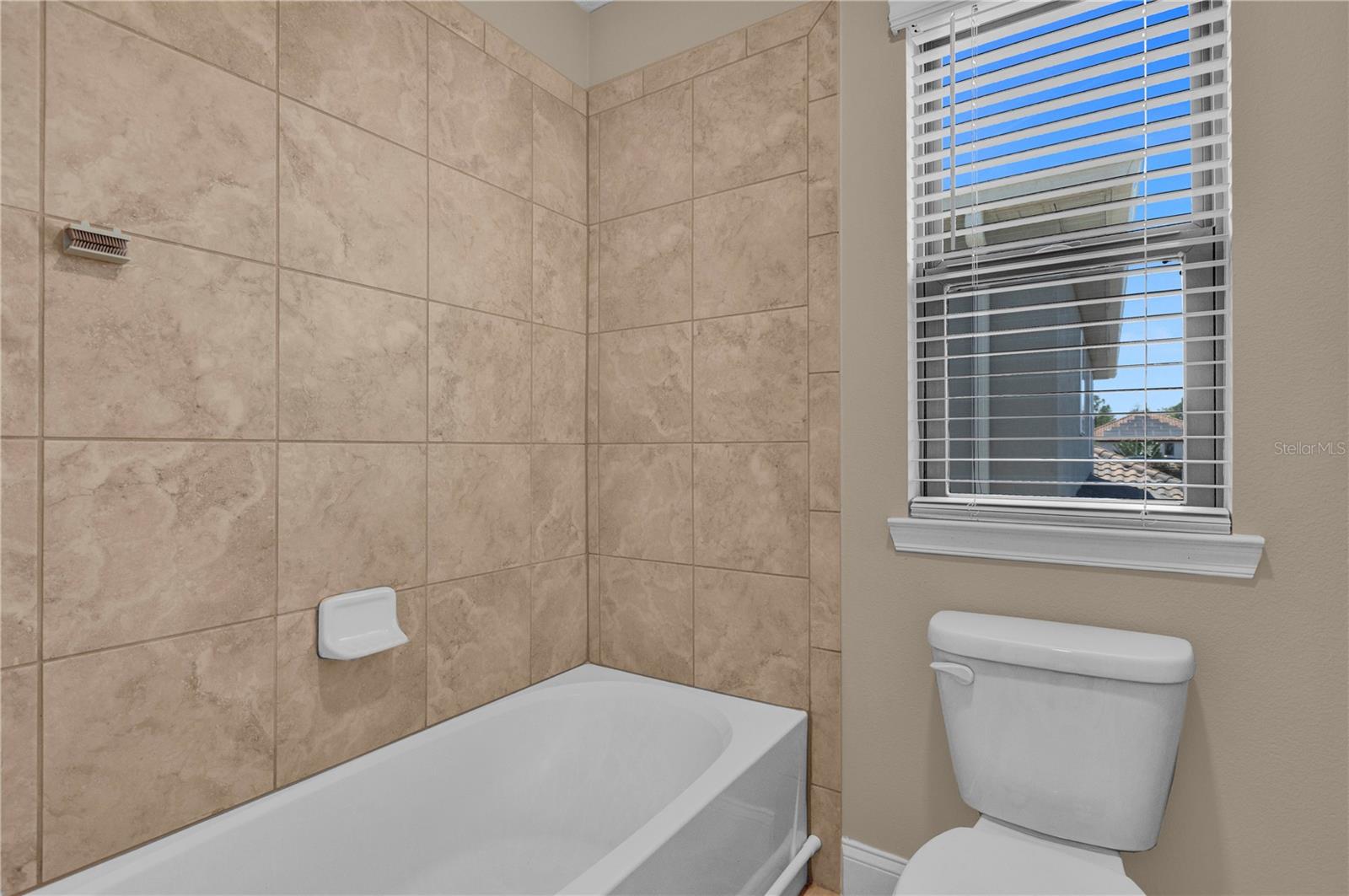 Image 40 of 65 For 8348 Vivaro Isle Way