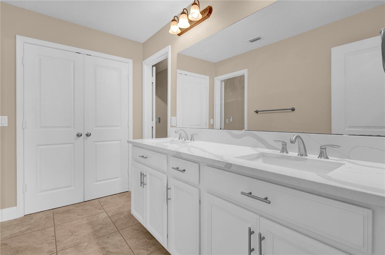 Image 41 of 65 For 8348 Vivaro Isle Way