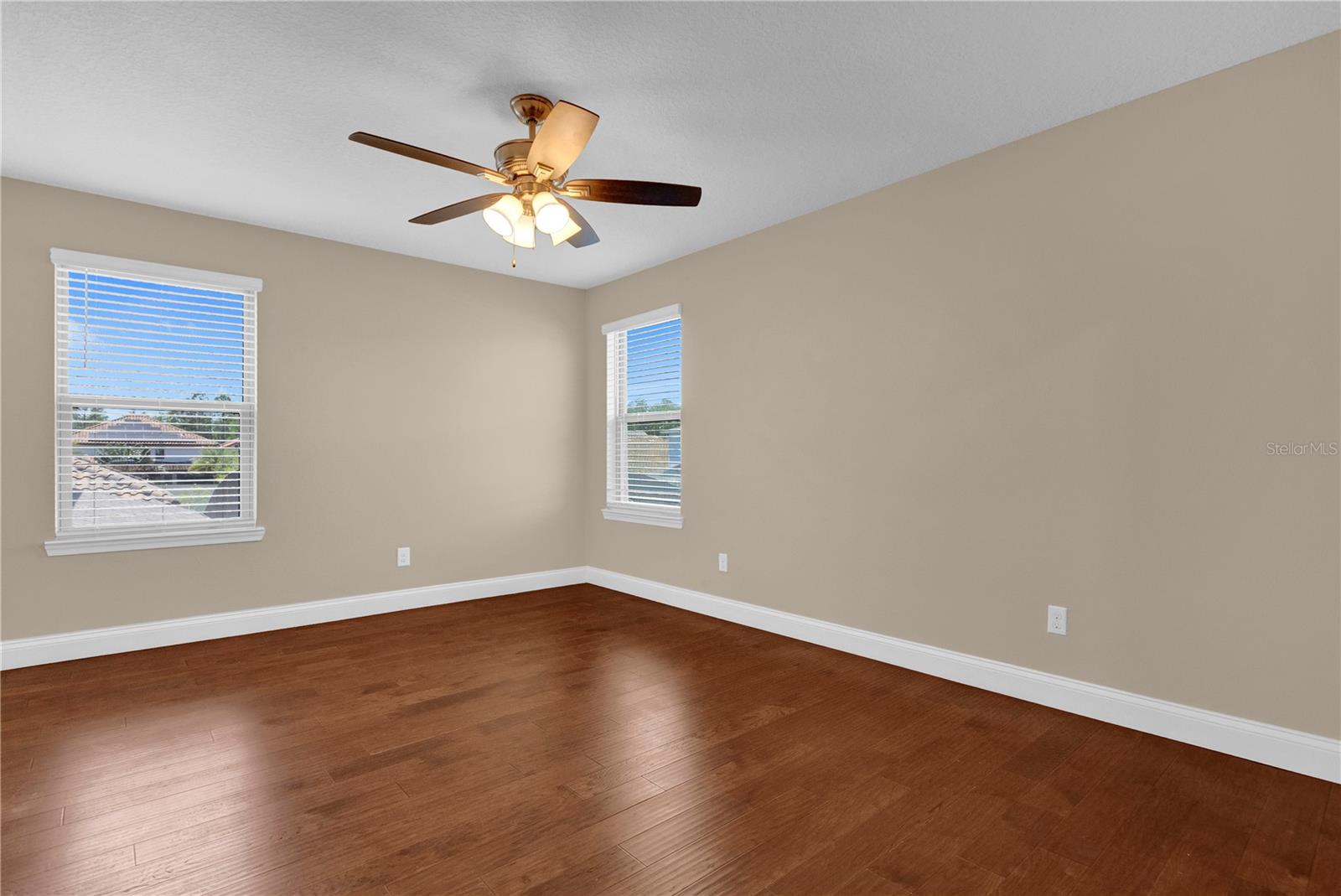 Image 42 of 65 For 8348 Vivaro Isle Way