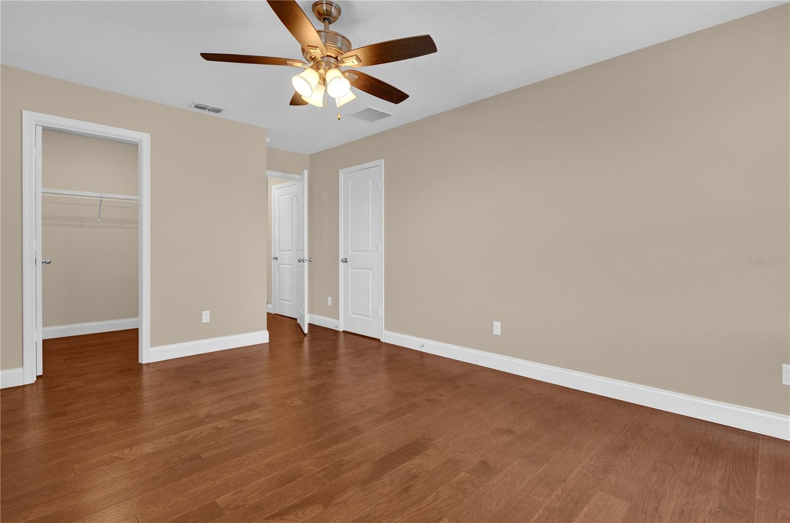 Image 43 of 65 For 8348 Vivaro Isle Way
