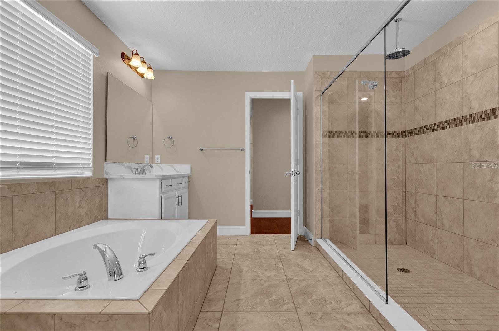 Image 49 of 65 For 8348 Vivaro Isle Way