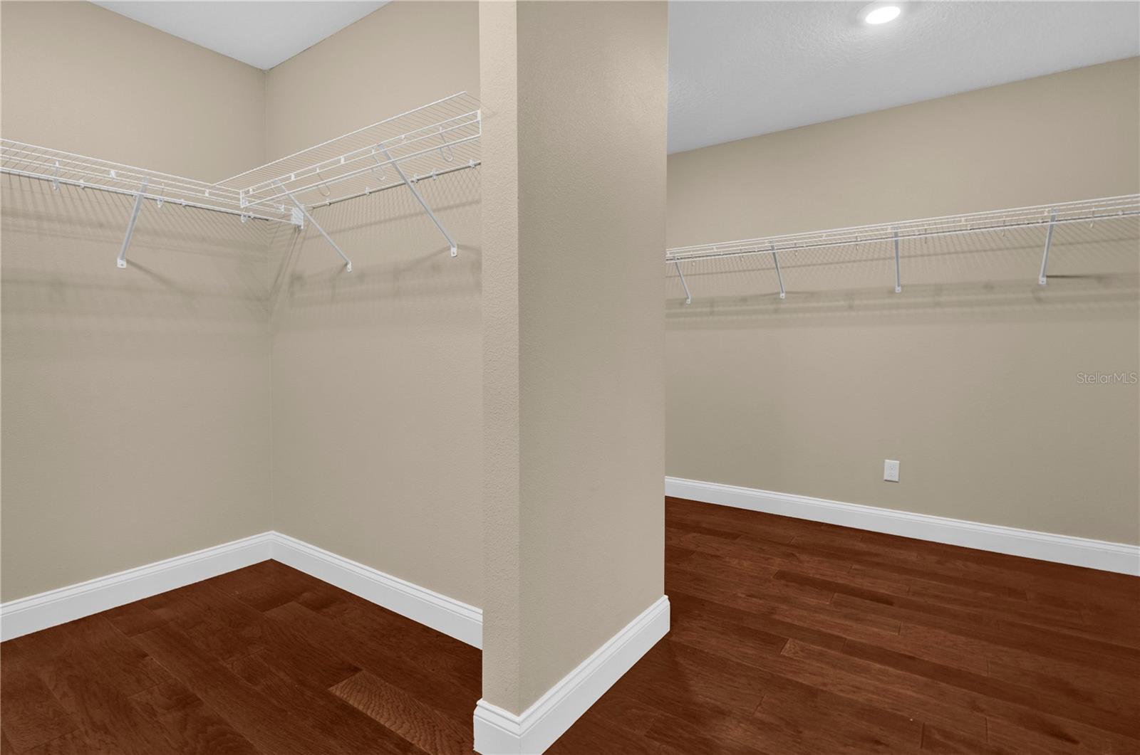 Image 53 of 65 For 8348 Vivaro Isle Way