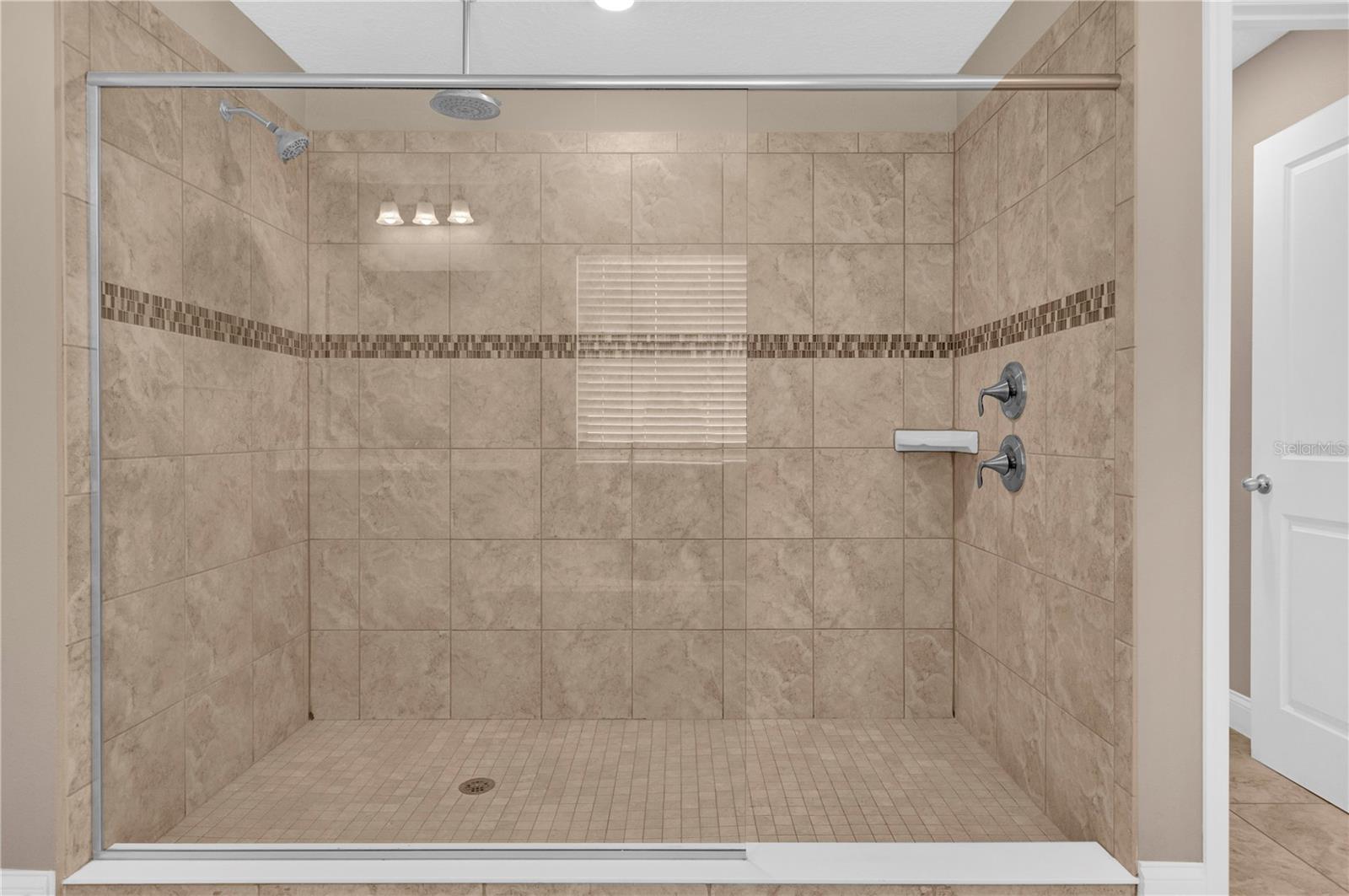 Image 54 of 65 For 8348 Vivaro Isle Way