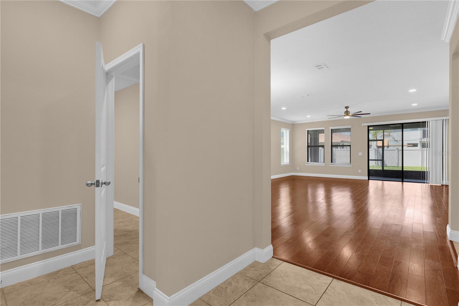 Image 8 of 65 For 8348 Vivaro Isle Way