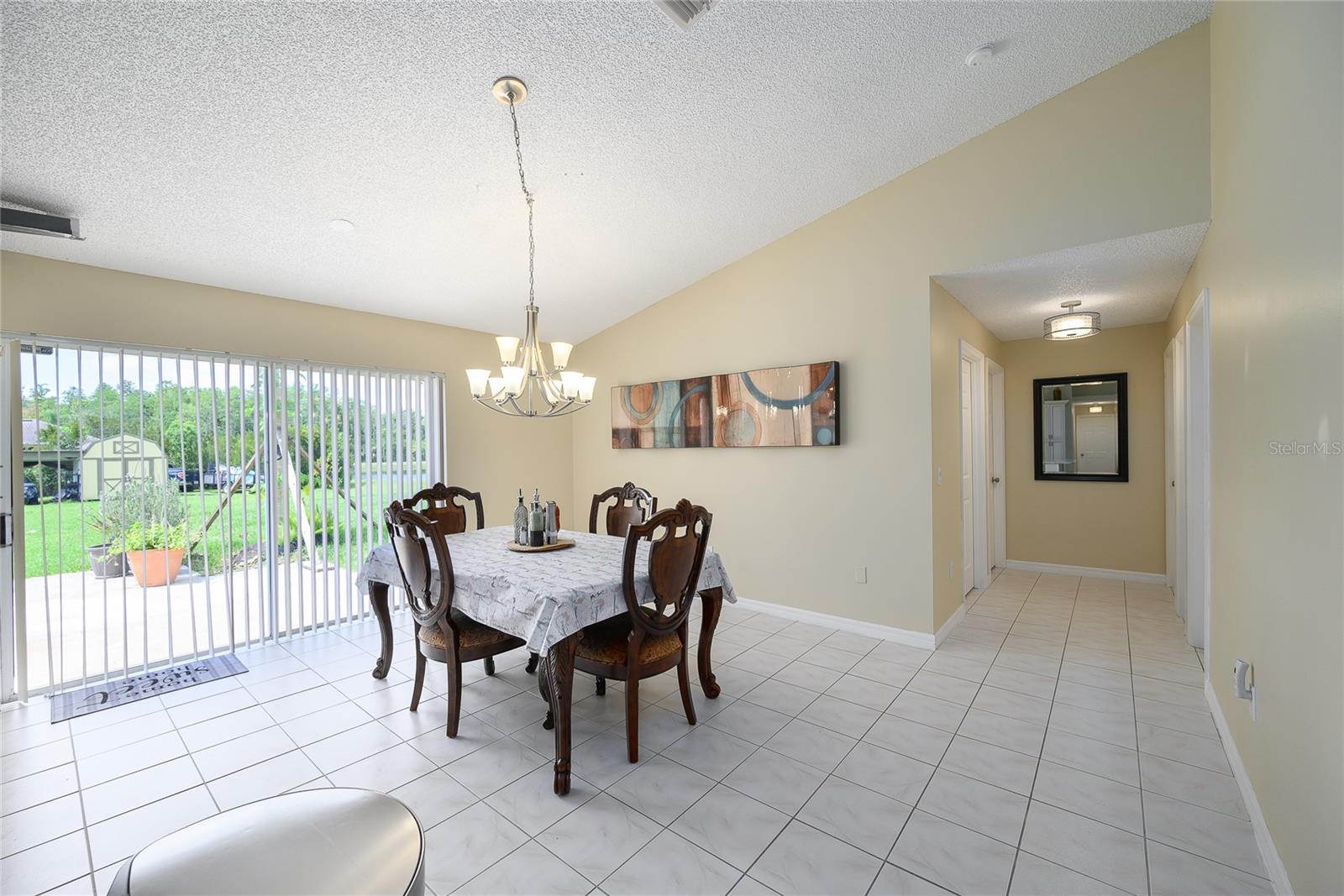 Image 7 of 28 For 3600 Fountainbleu Boulevard