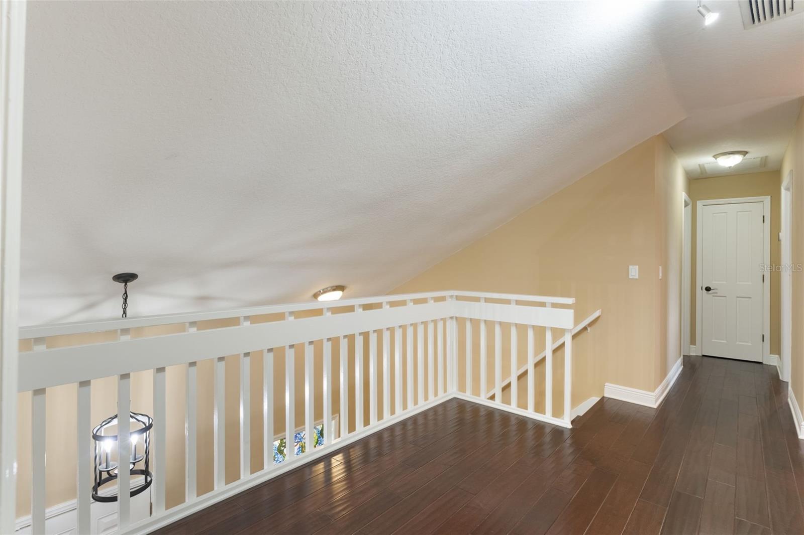 Image 13 of 63 For 120 Greentree Lane