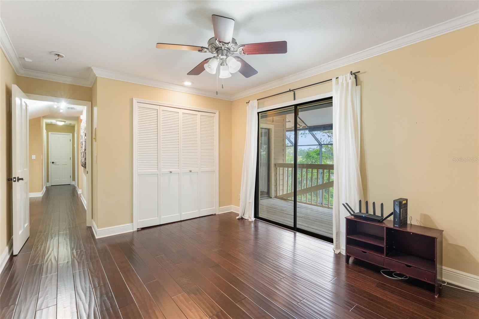 Image 15 of 63 For 120 Greentree Lane