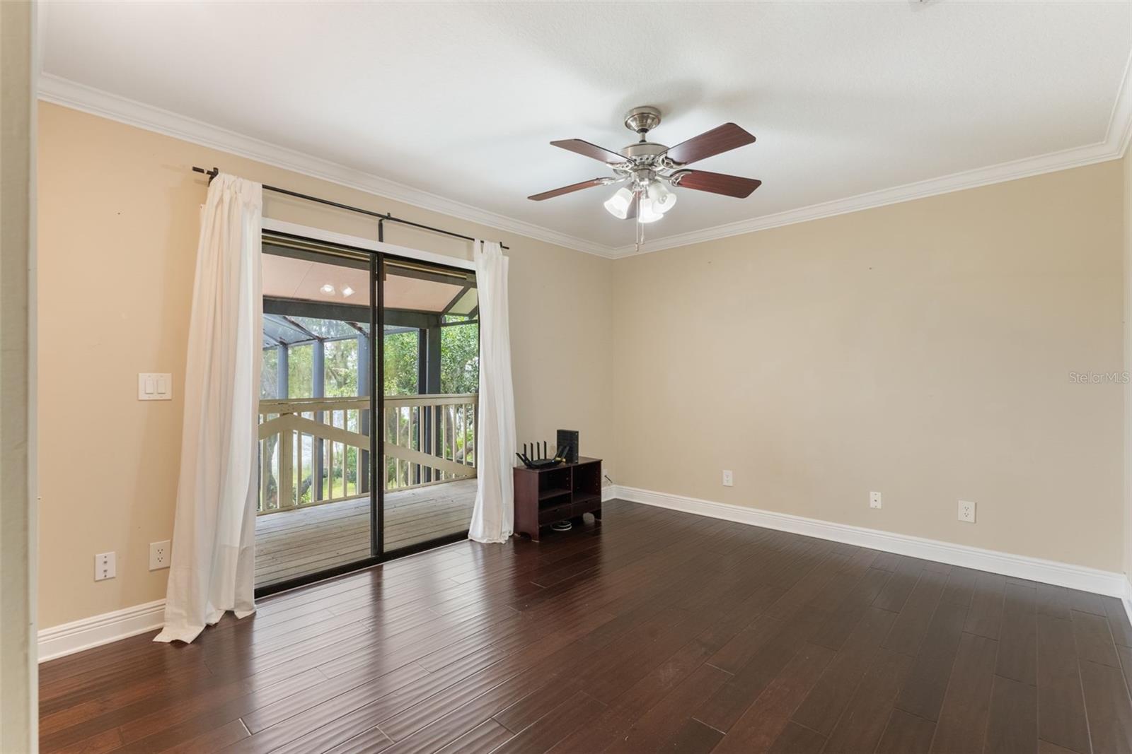 Image 16 of 63 For 120 Greentree Lane