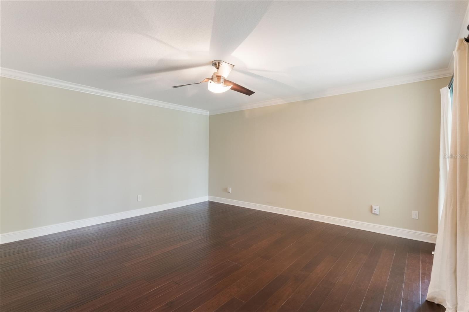 Image 17 of 63 For 120 Greentree Lane
