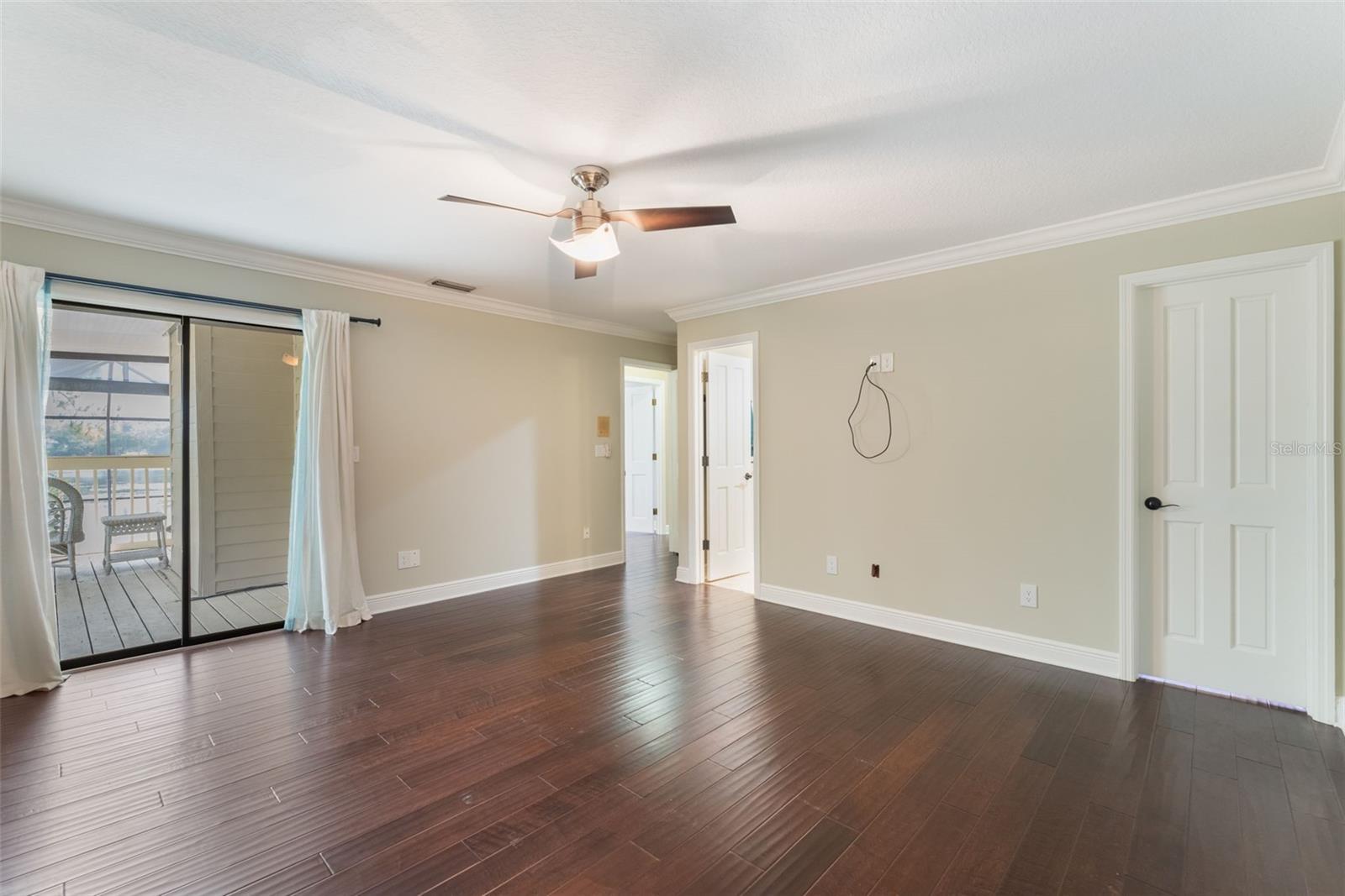 Image 18 of 63 For 120 Greentree Lane