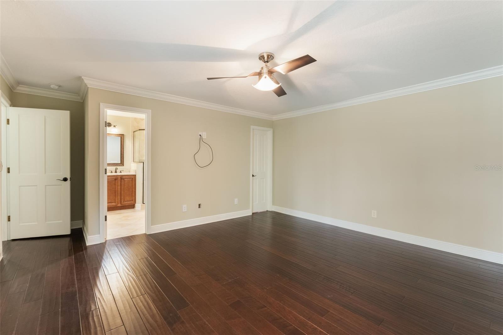 Image 20 of 63 For 120 Greentree Lane