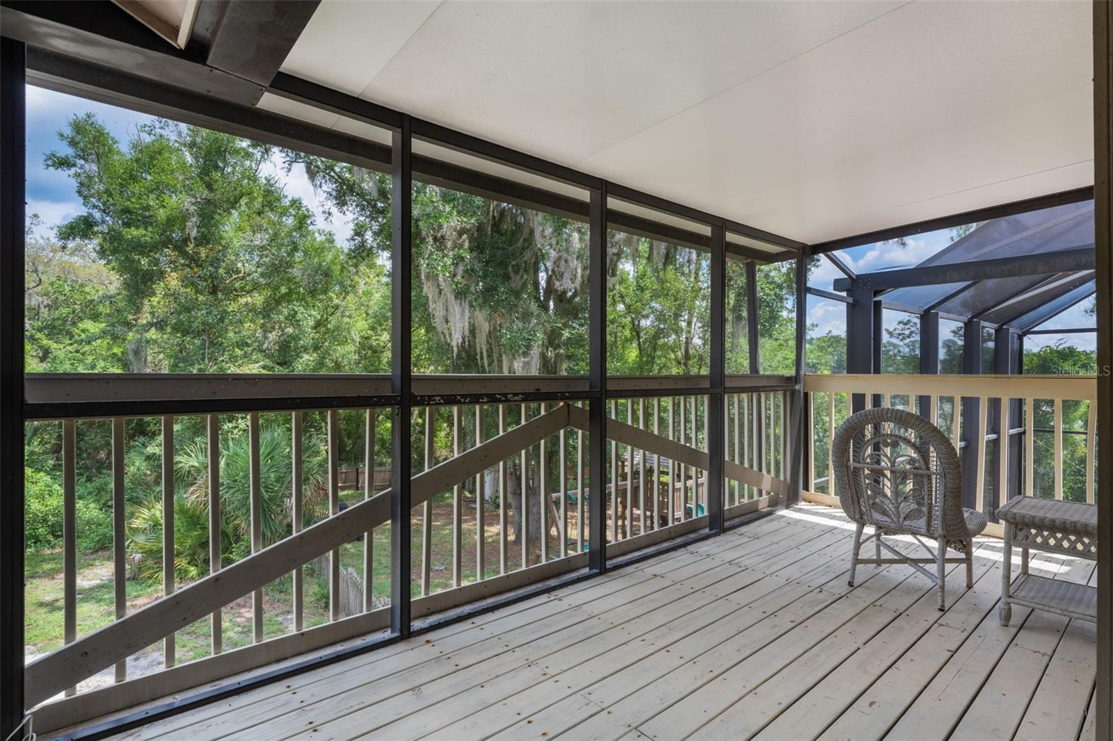 Image 30 of 63 For 120 Greentree Lane