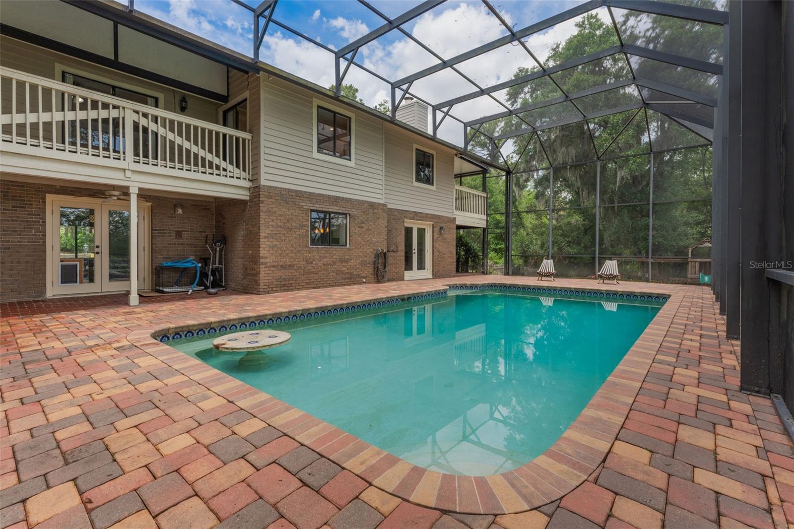 Image 34 of 63 For 120 Greentree Lane