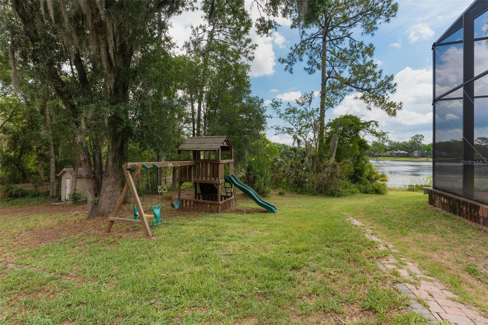 Image 36 of 63 For 120 Greentree Lane