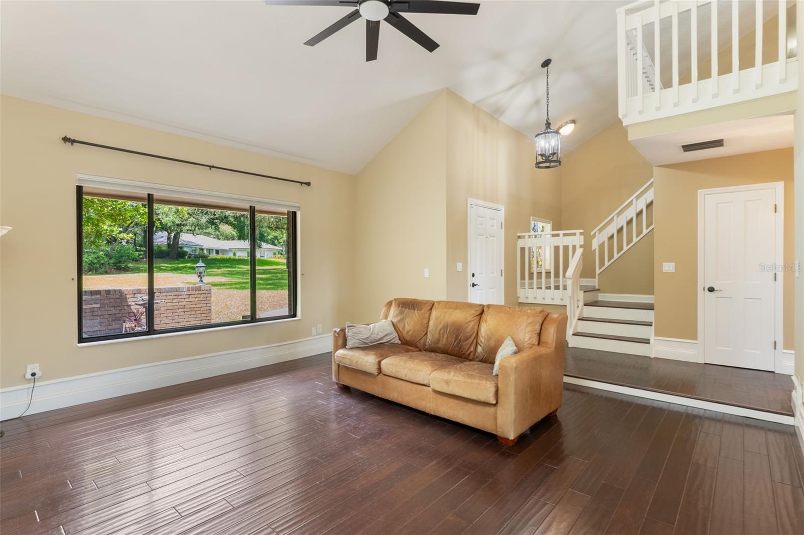 Image 4 of 63 For 120 Greentree Lane
