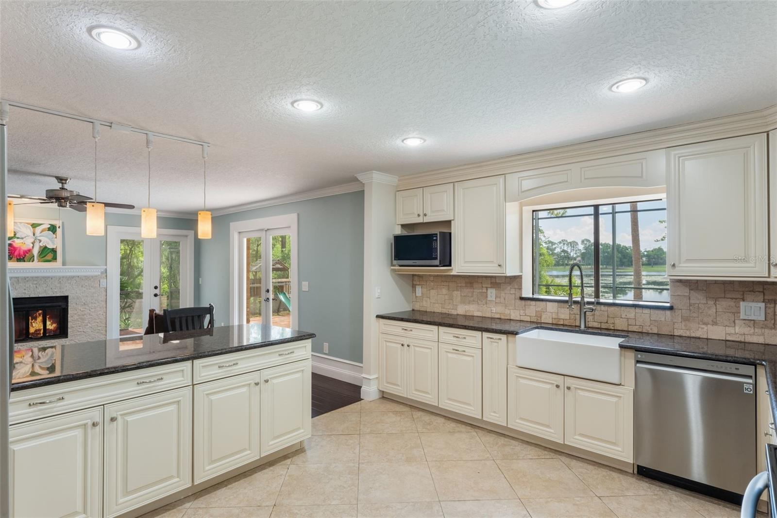 Image 9 of 63 For 120 Greentree Lane