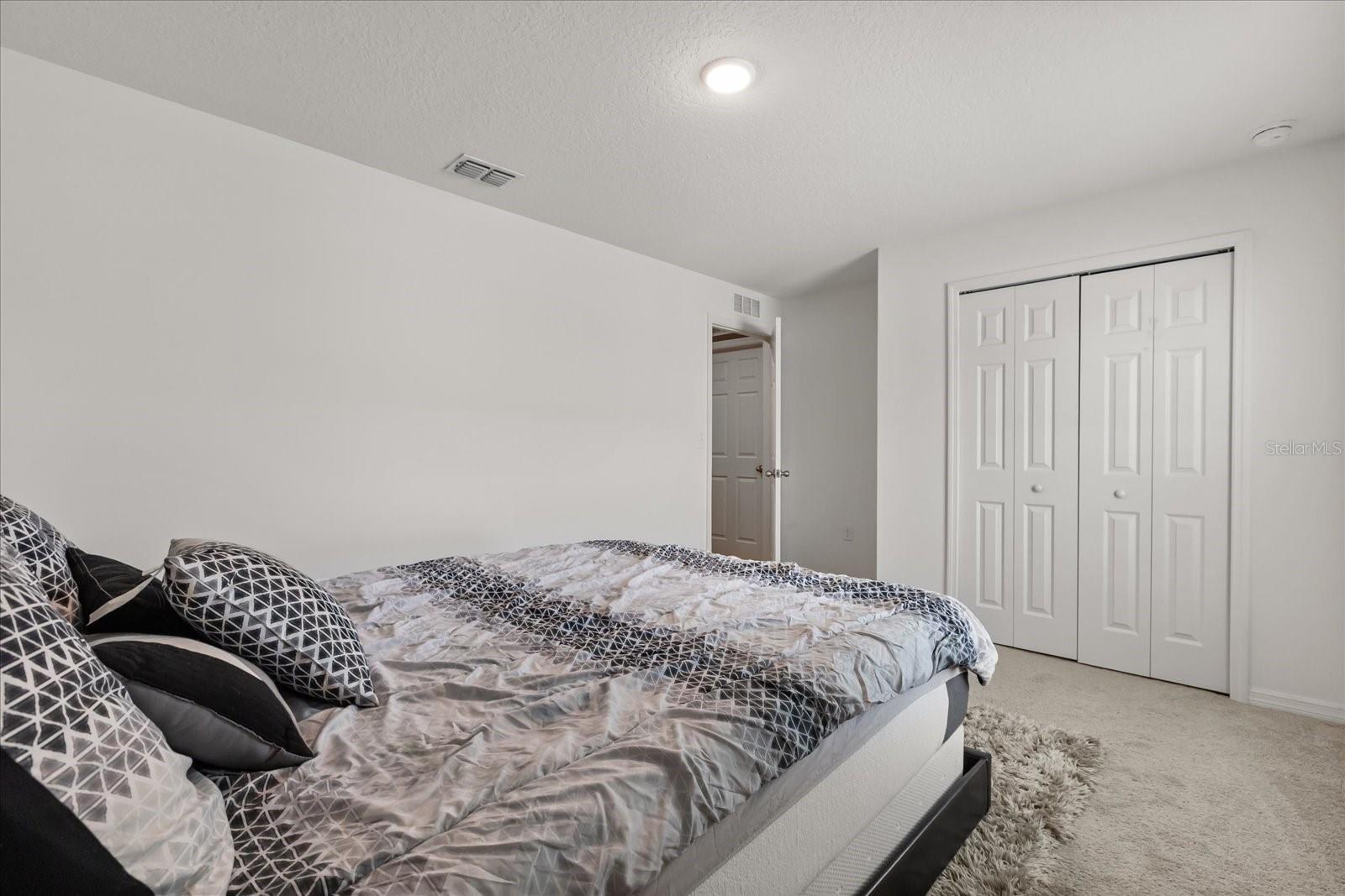 Image 17 of 23 For 391 Begonia Court