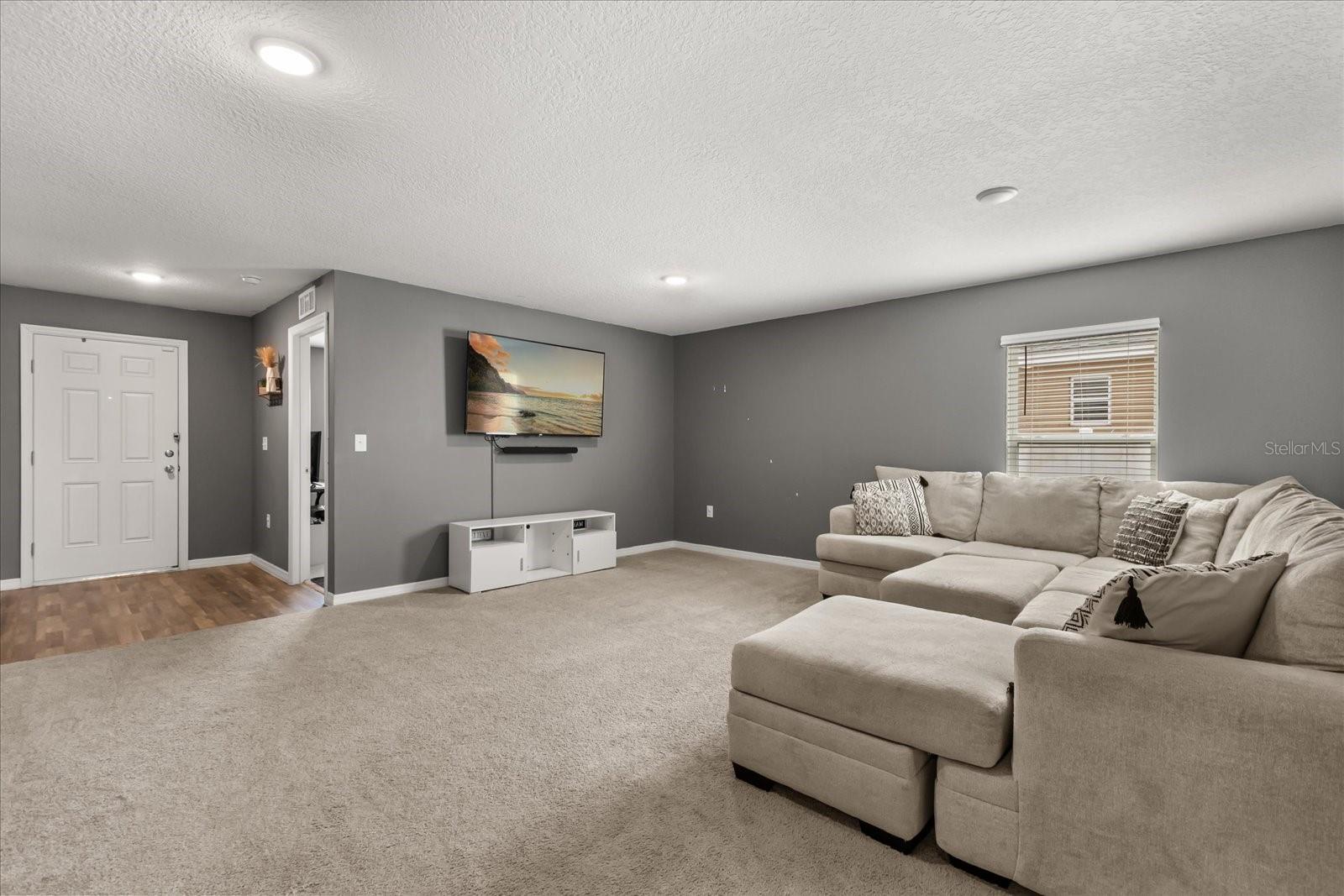 Image 4 of 23 For 391 Begonia Court