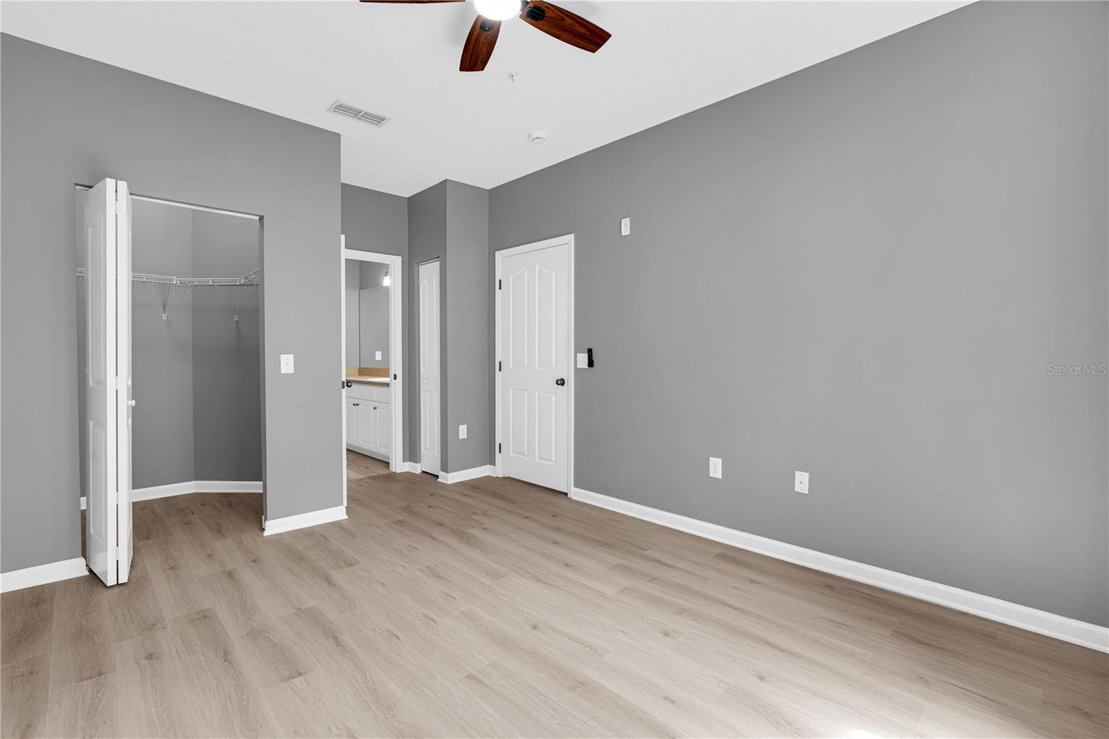 Image 12 of 39 For 12837 Madison Pointe Circle 204