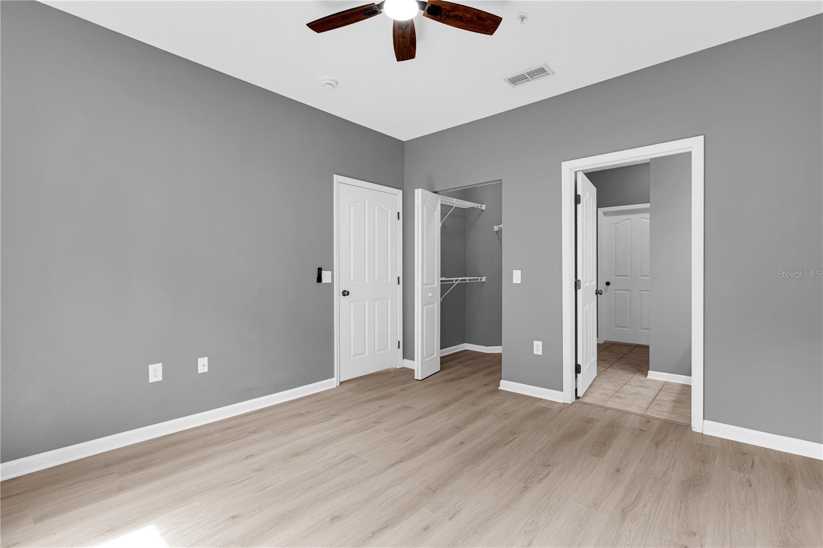 Image 13 of 39 For 12837 Madison Pointe Circle 204