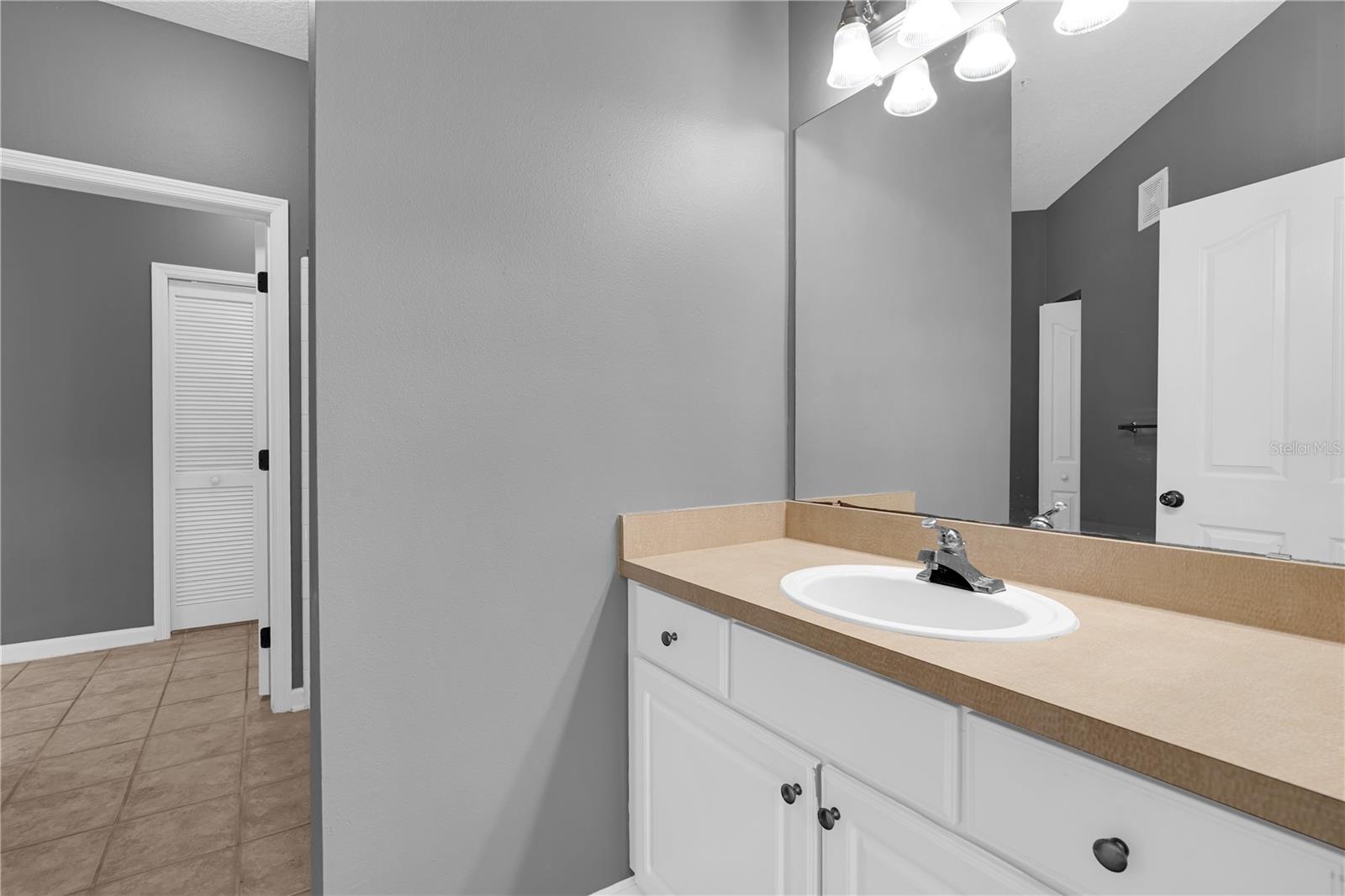 Image 15 of 39 For 12837 Madison Pointe Circle 204