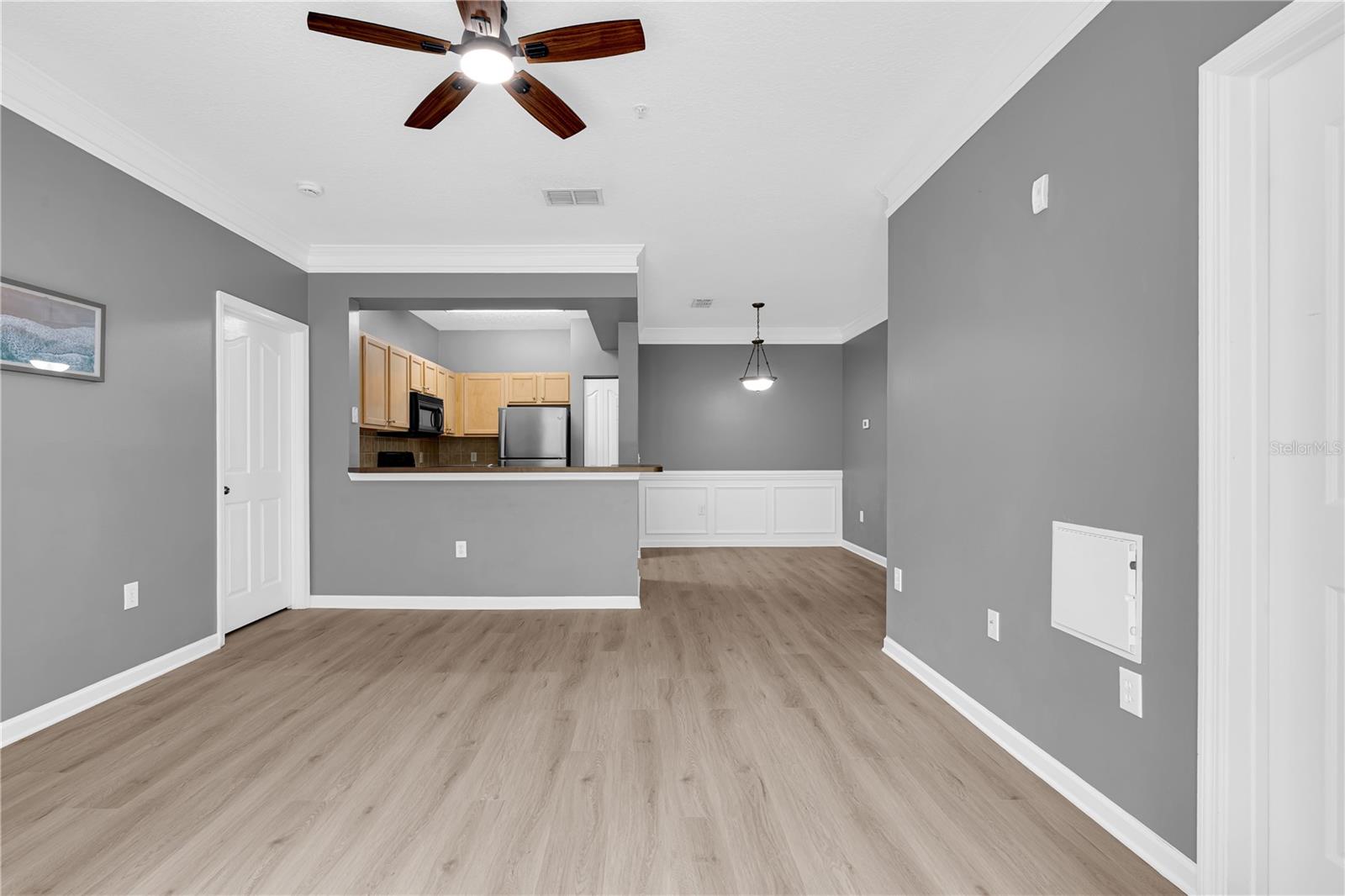 Image 6 of 39 For 12837 Madison Pointe Circle 204