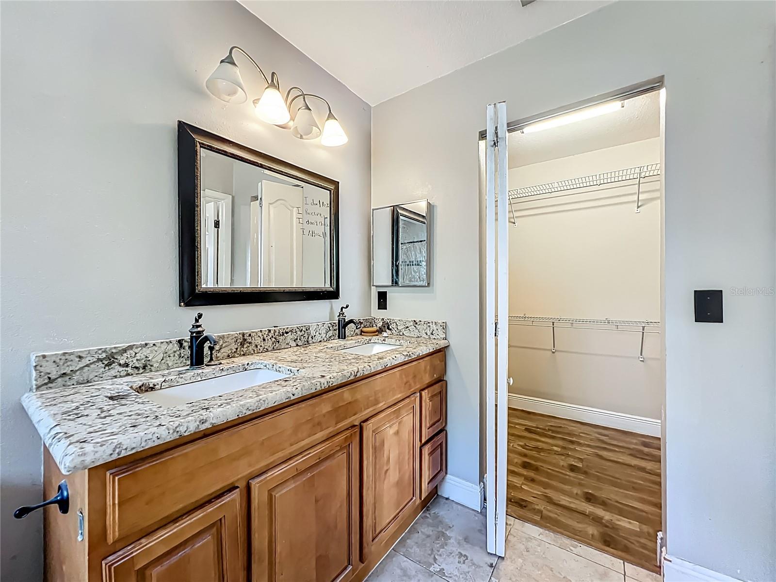 Image 17 of 27 For 141 Edgewater Circle