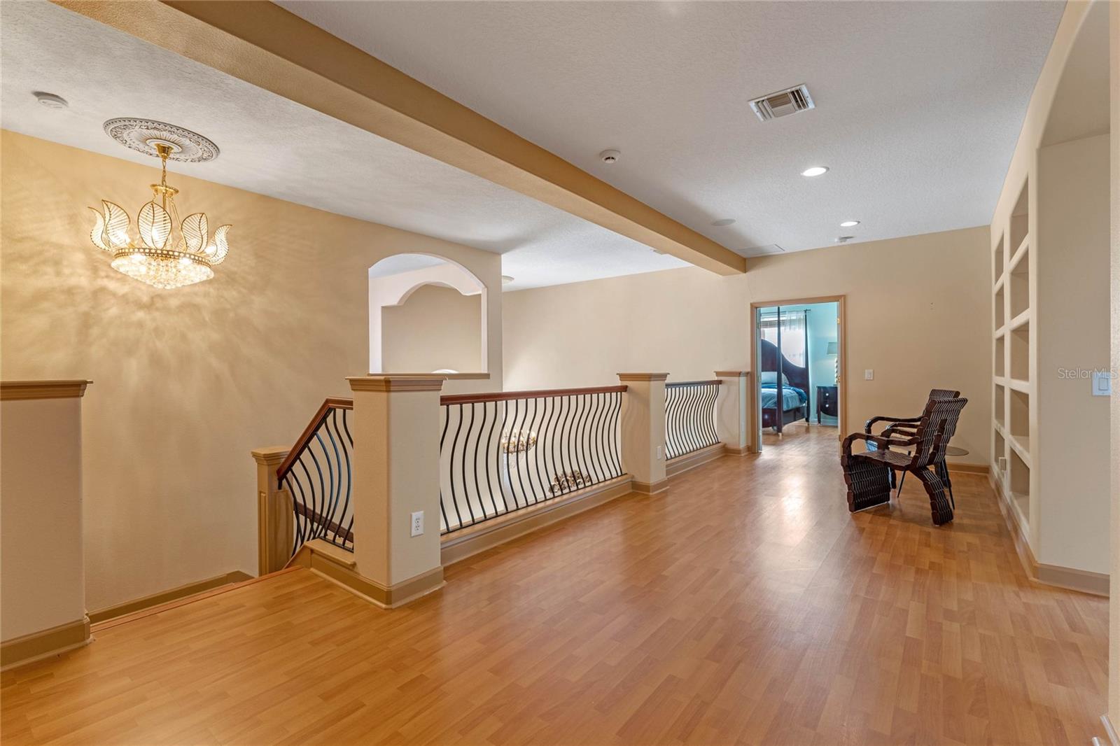 Listing photo id 20 for 2828 Northampton Avenue