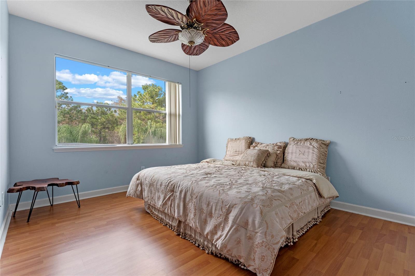 Listing photo id 27 for 2828 Northampton Avenue