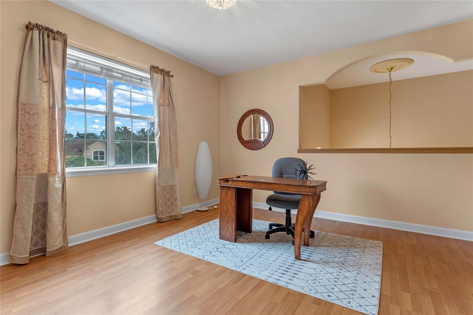 Listing photo id 28 for 2828 Northampton Avenue