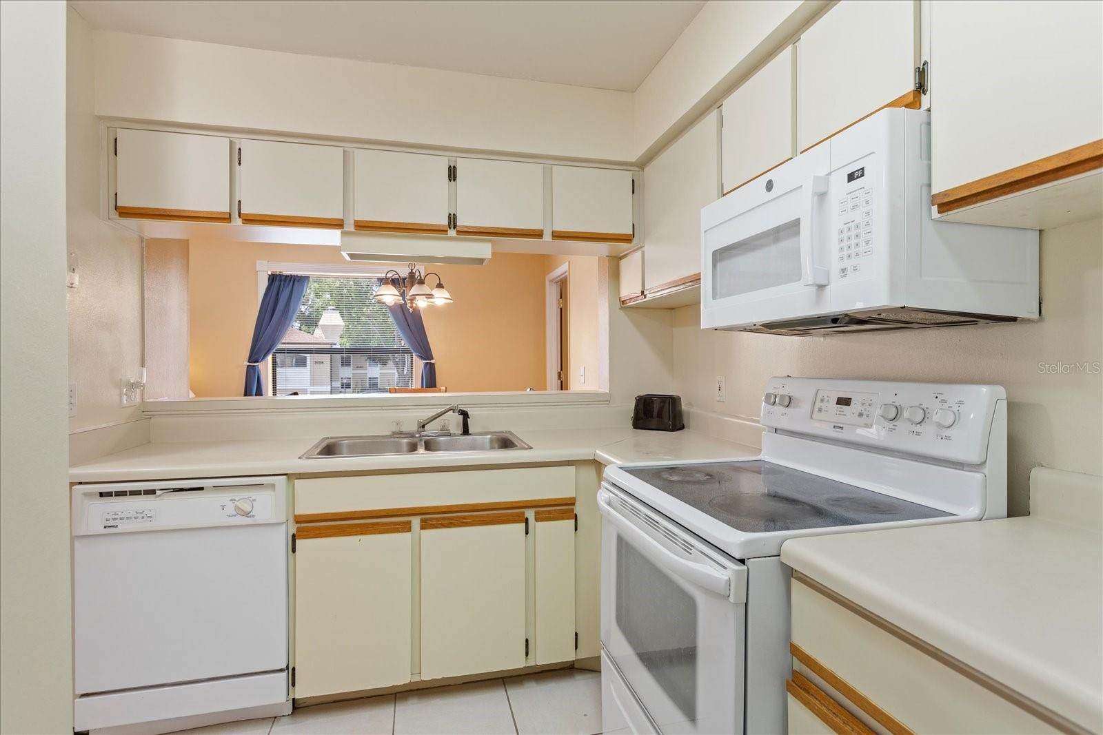 Image 10 of 24 For 2930 Semoran Boulevard 408