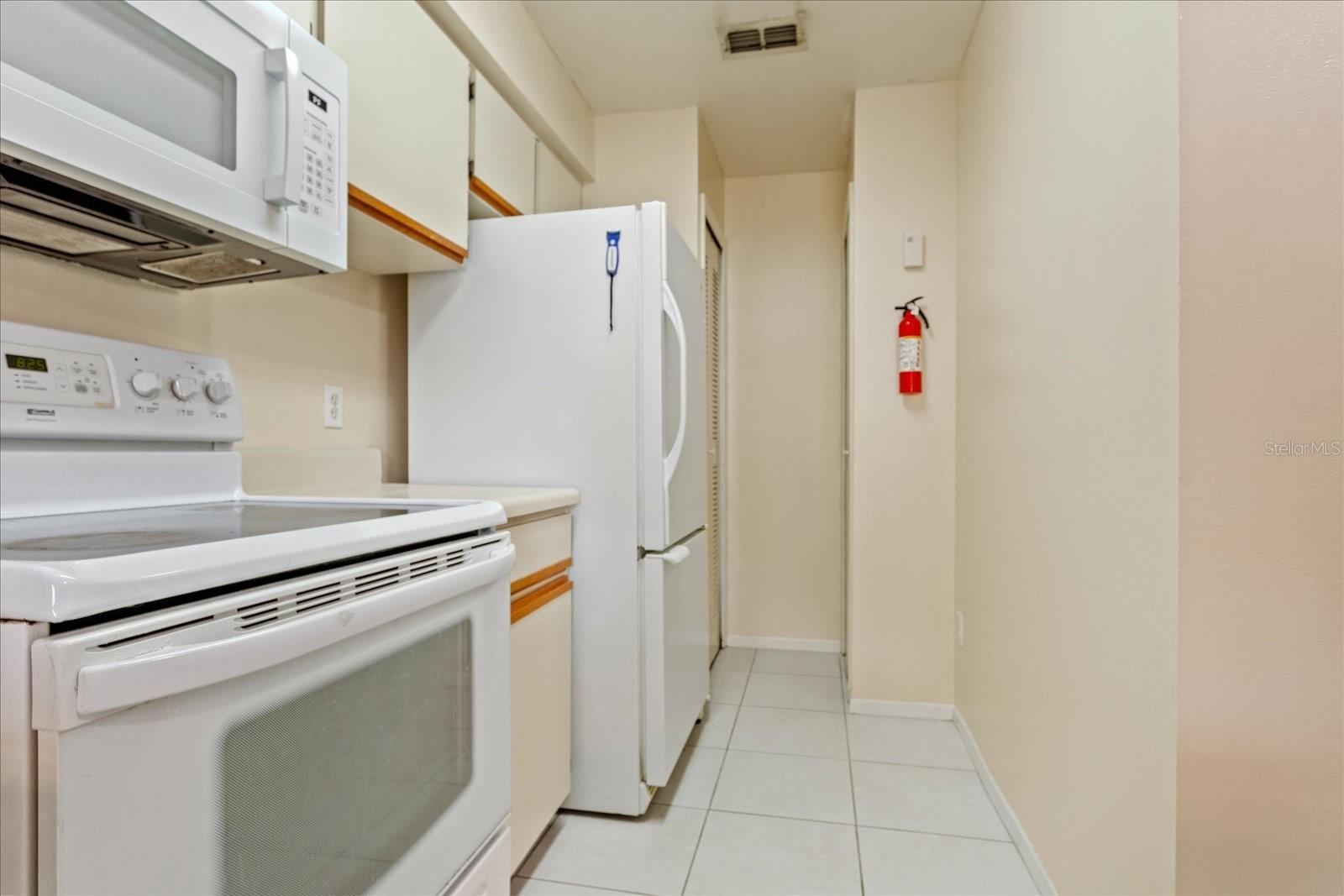 Image 11 of 24 For 2930 Semoran Boulevard 408