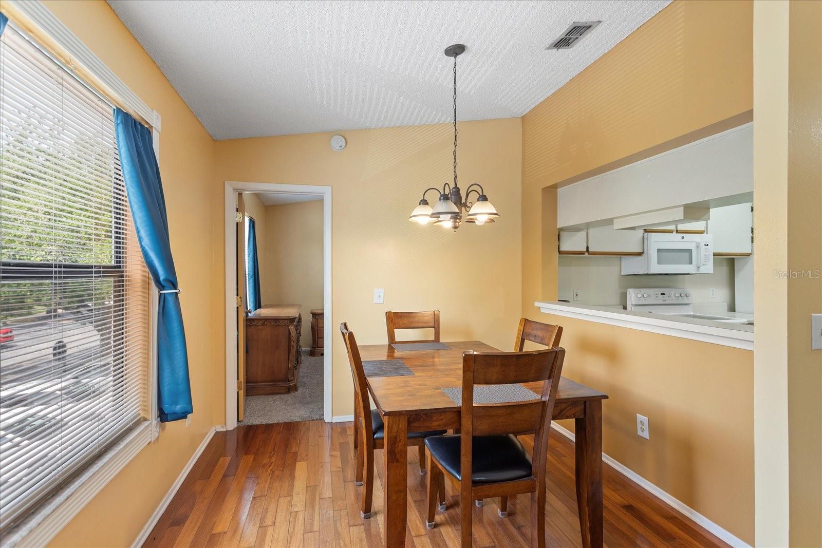 Image 7 of 24 For 2930 Semoran Boulevard 408
