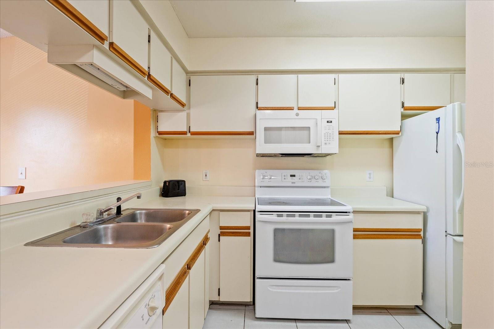Image 9 of 24 For 2930 Semoran Boulevard 408