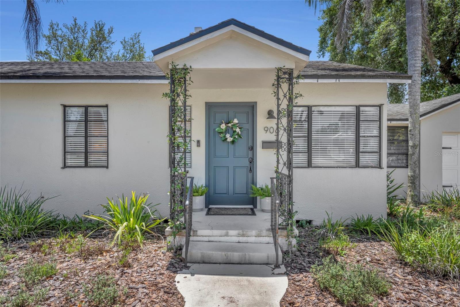 Image 4 of 33 For 906 Camellia Avenue