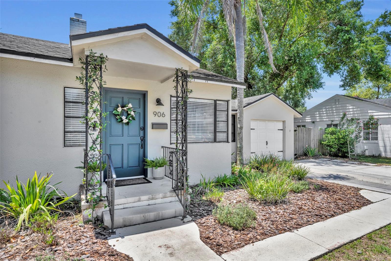 Image 5 of 33 For 906 Camellia Avenue