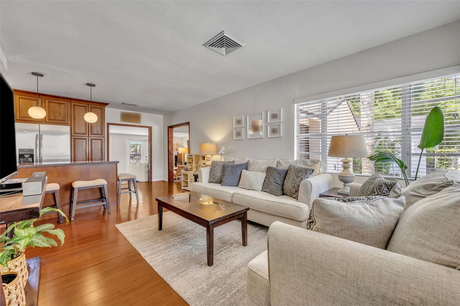 Image 6 of 33 For 906 Camellia Avenue