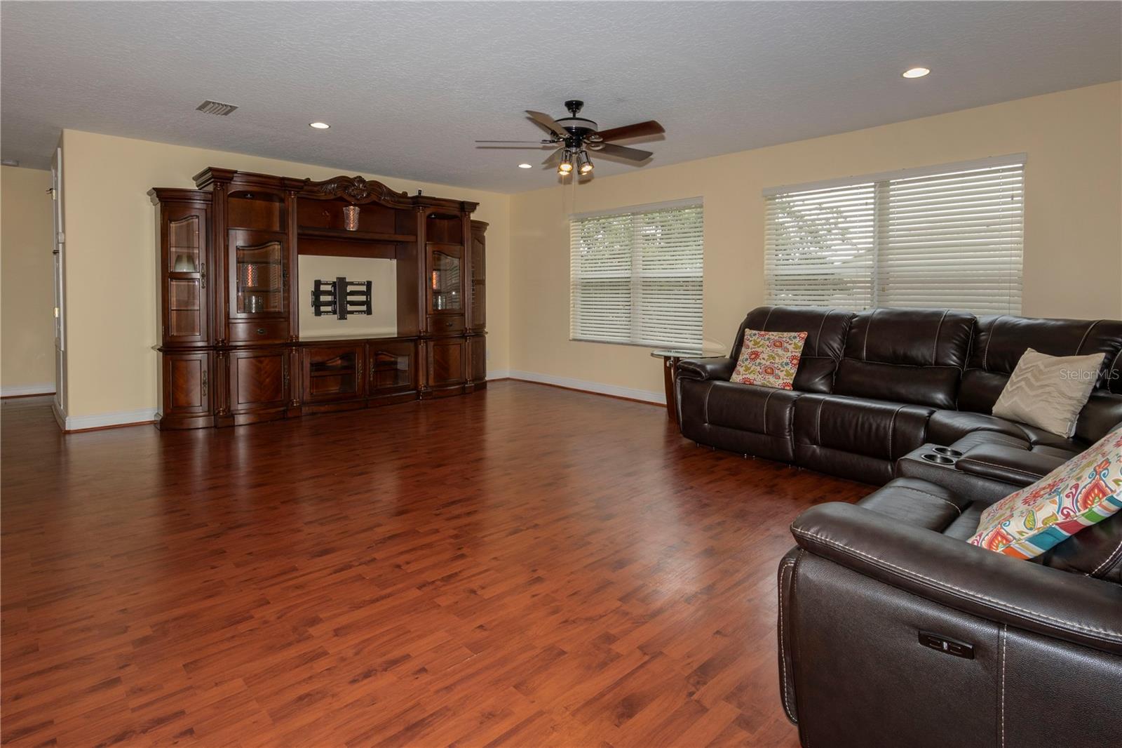 Image 23 of 46 For 15313 Hayworth Drive