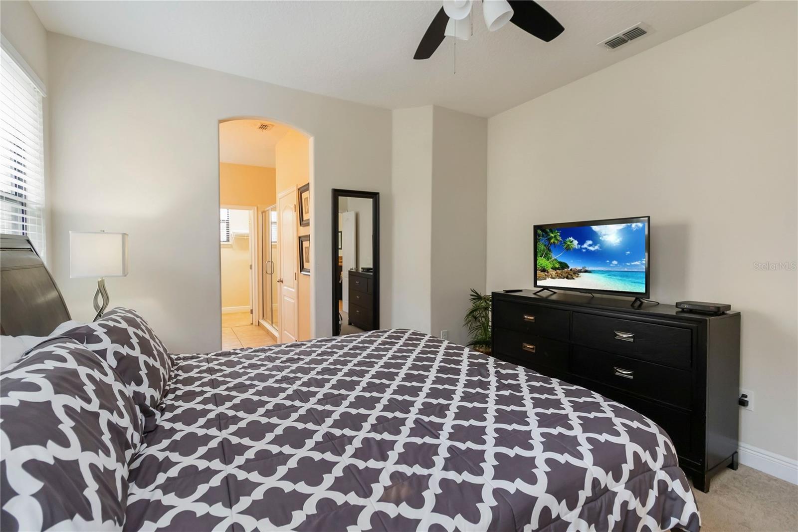 Image 18 of 59 For 8219 Roseville Blvd