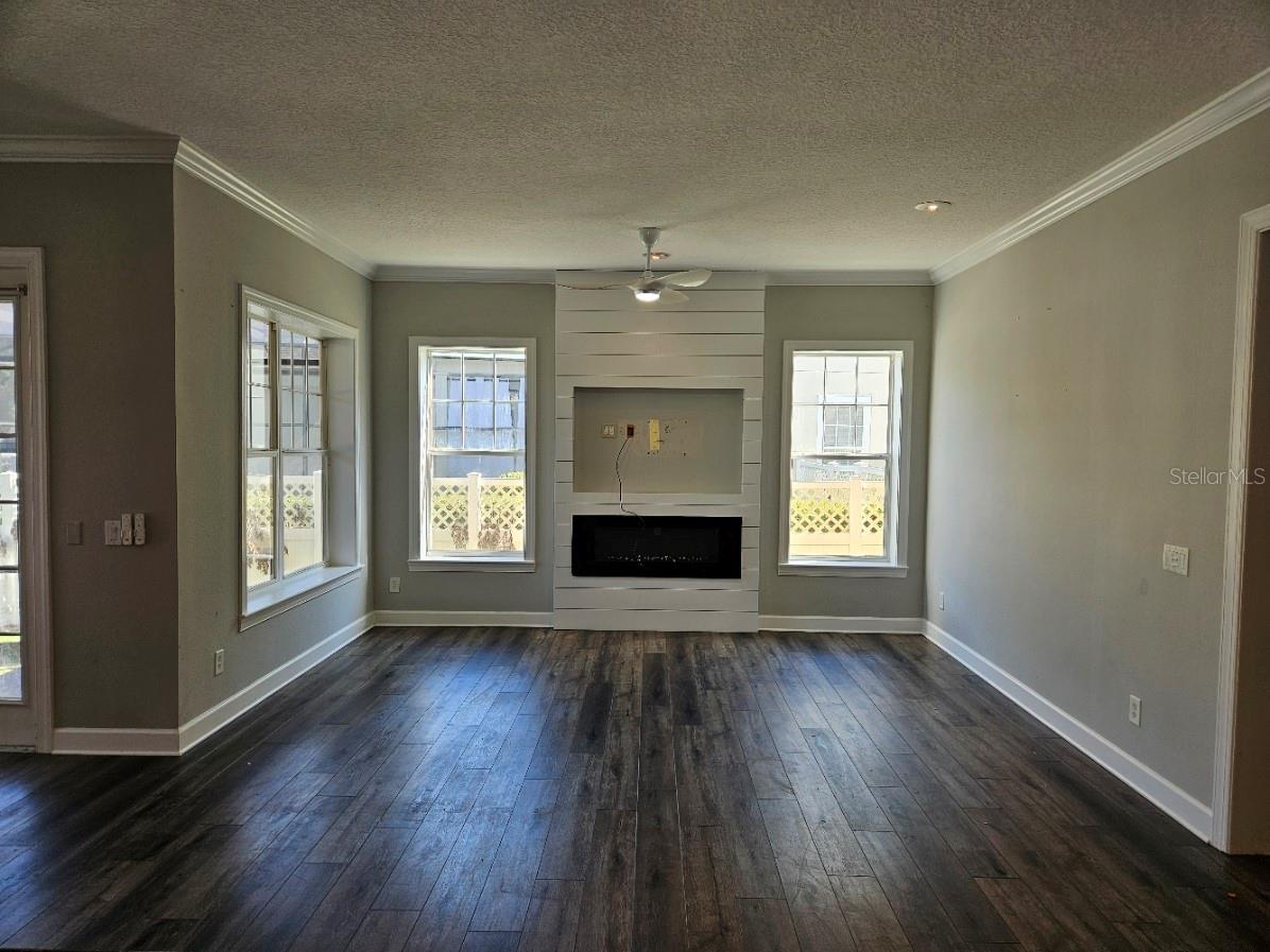 Listing photo id 16 for 1414 Stickley Avenue