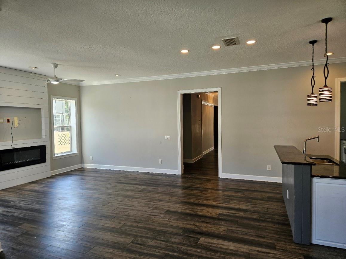 Listing photo id 18 for 1414 Stickley Avenue